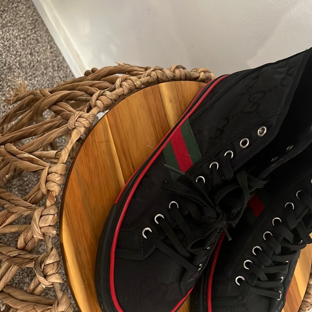 Signature Gucci man sneakers